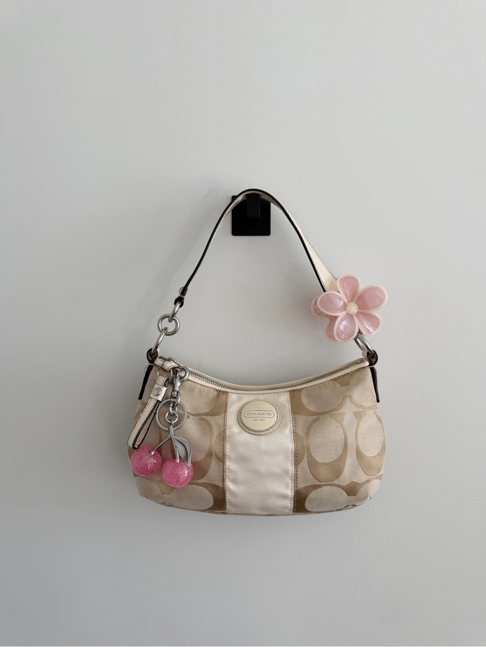 Vinatge Coach Demi Cream & White Canvas Shoulder Bag